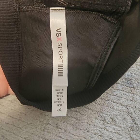 Victoria's Secret VSX  Zip Up Front Close Sport Bra Sz 36C Black Underwire - Picture 3 of 3